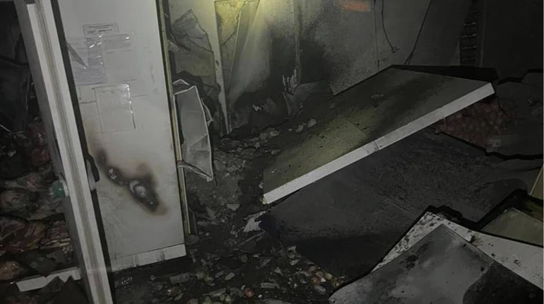 Росіяни вдарили дронами по порту на Одещині, спалахнув продуктовий склад