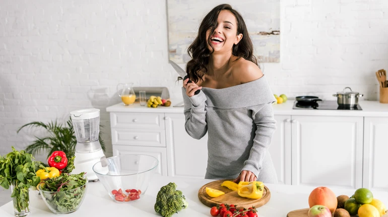 Покращує настрій та захищає мозок: яка їжа робить нас щасливішими