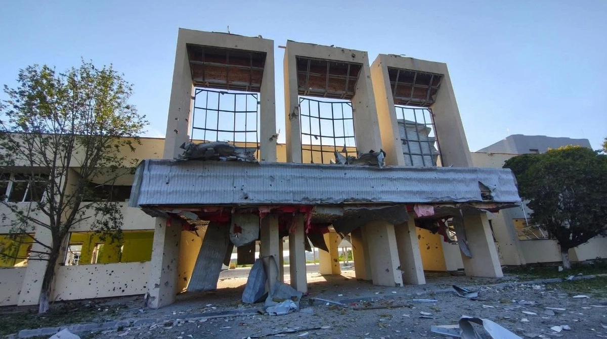 Russians damage modernist architectural landmark in Zaporizhzhia – photos