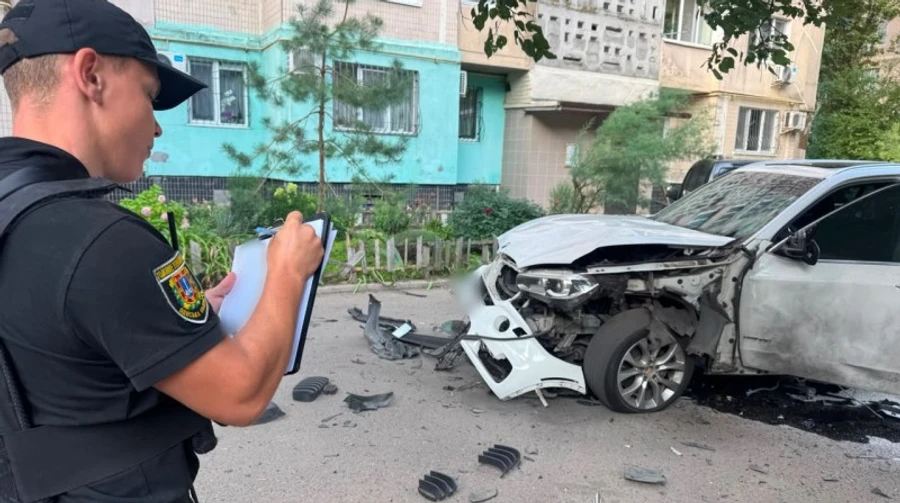 В Одесі вибухнуло авто: водій дістав поранення