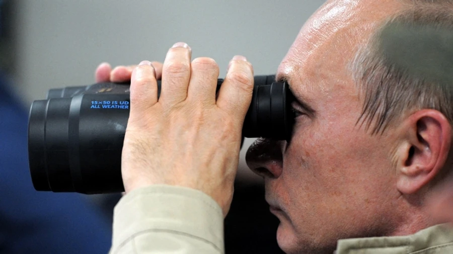 Putin expands size of Russia's armed forces to 1.5 million