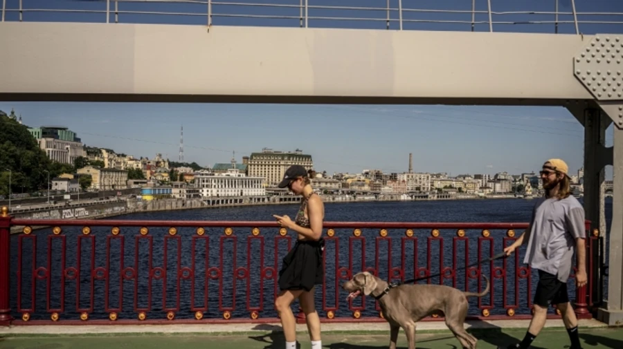 В четвер в Україні буде тепло, але місцями дощитиме