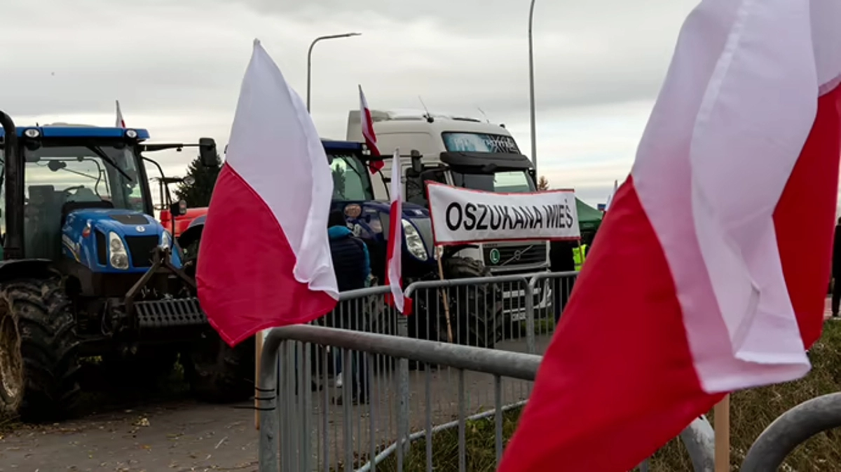 Polish farmers to blockade Ukrainian buses at Medyka-Shehyni border ...