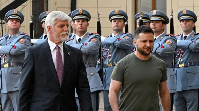 Зеленский прибыл в Прагу