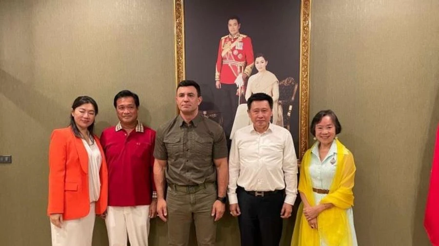 Зеленський нагадав Тищенку про рішення РНБО щодо поїздок за кордон