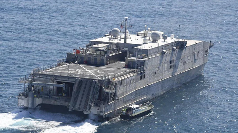 В Черное море направляется транспортно-десантный корабль ВМС США