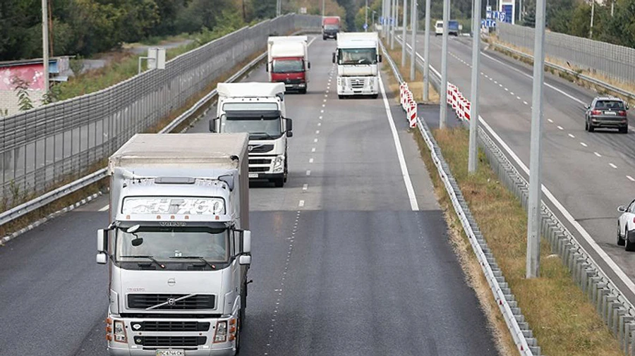 Киев ограничил движение фур из-за жары