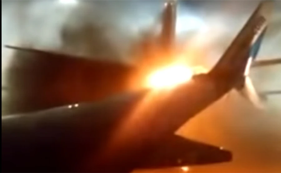 В аеропорту Торонто зіткнулись два літаки