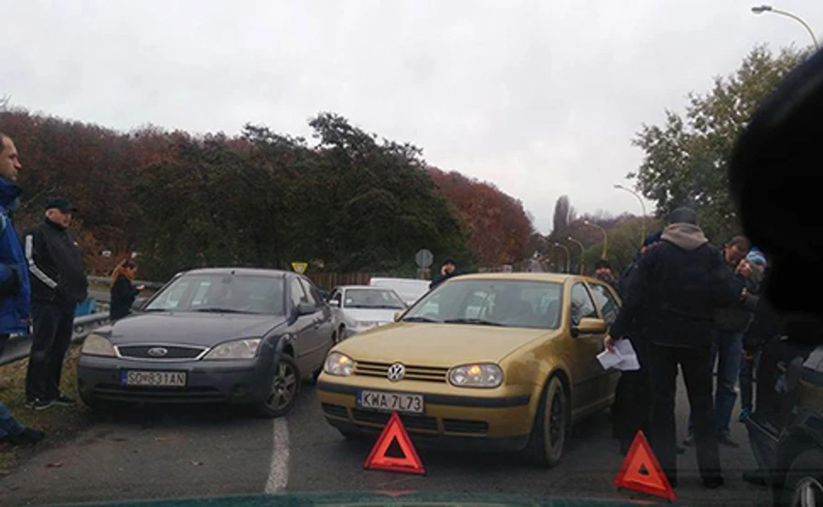 Пересечники продолжают блокировать дороги возле Ужгорода и Солотвино