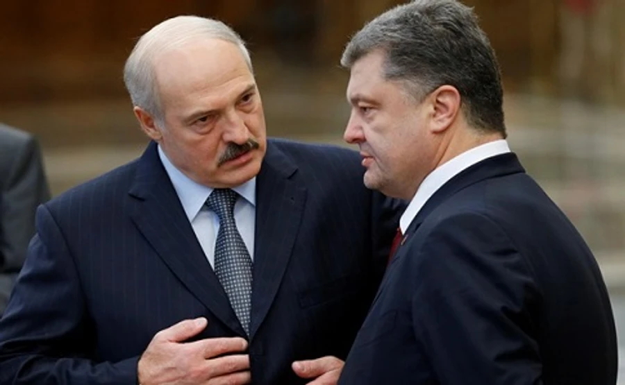 Порошенко вибачився перед Лукашенком за інцидент з Белавіа