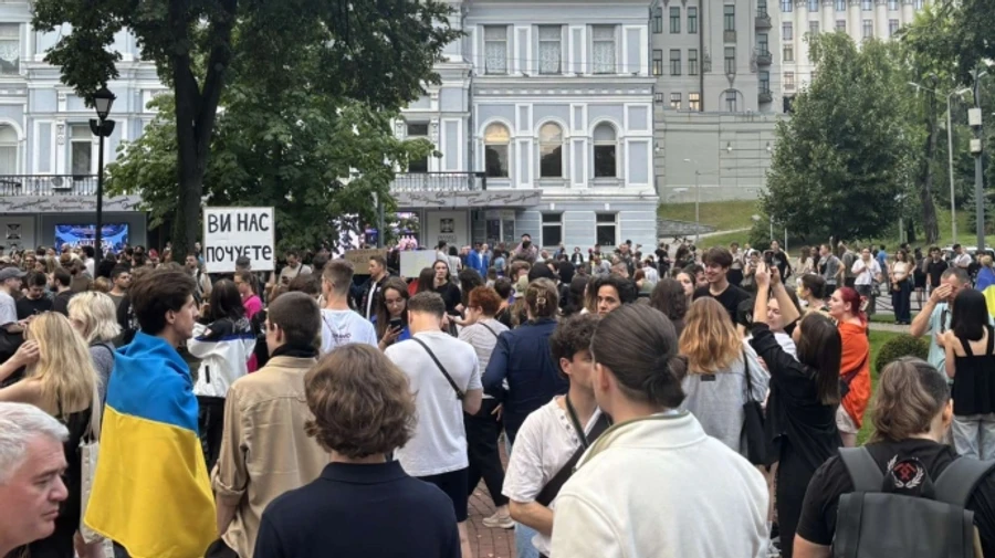 В Киеве, Львове, Днепре и Одессе начались акции против законопроекта о НАБУ и САП