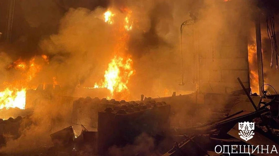 The Russians hit the energy and port infrastructure in Odesa: fires broke out