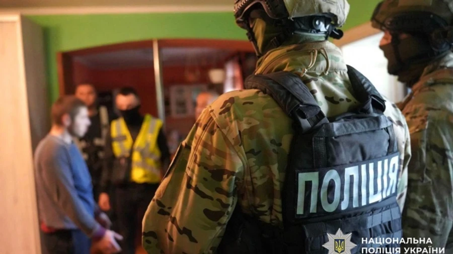 Нацполиция проводит более 500 обысков в рамках борьбы с незаконным оборотом оружия в стране