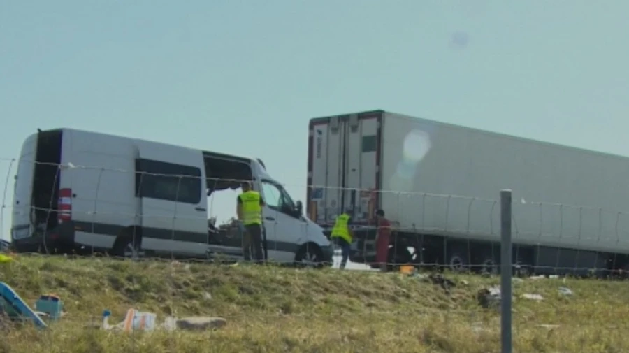 МЗС повідомило про смертельну аварію з українським мікроавтобусом у Польщі