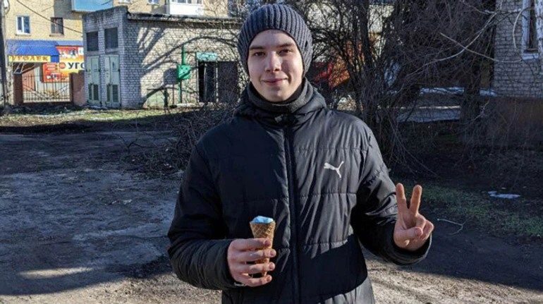 Чарівний Пендель: історія 18-річного переселенця з Луганщини, який допомагає молоді адаптуватися до реалій