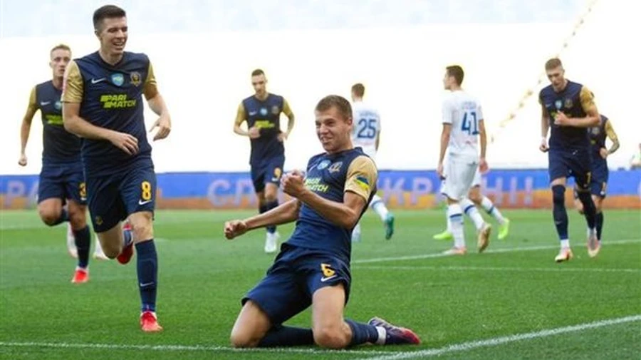 УПЛ: Динамо розгромно програло Дніпру-1, Шахтар здобув першу перемогу