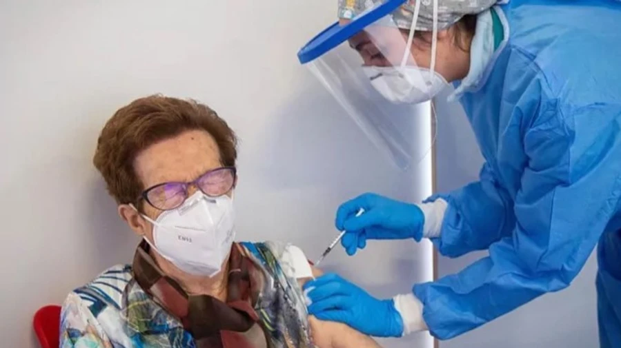 Коронавірус: кількість щеплених в Україні наближається до 200 тисяч