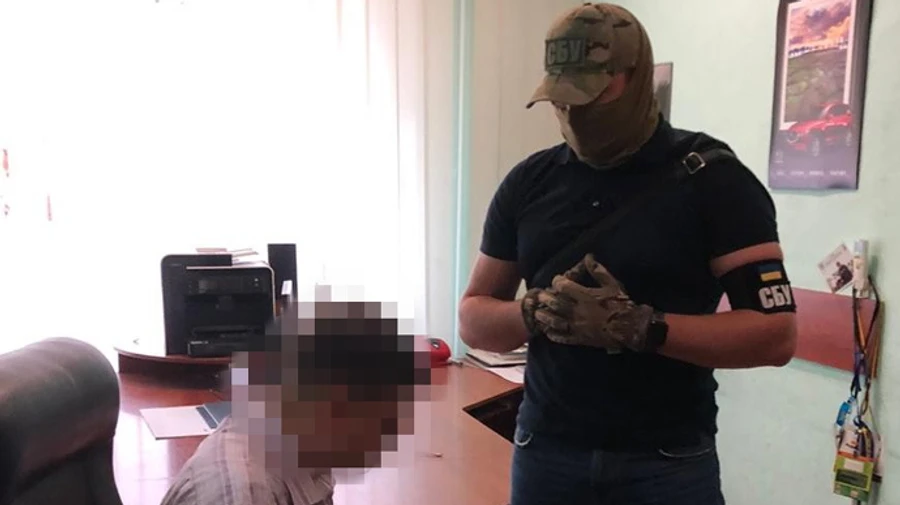 Чиновника ДСНС затримали на вимаганні 70 тисяч доларів