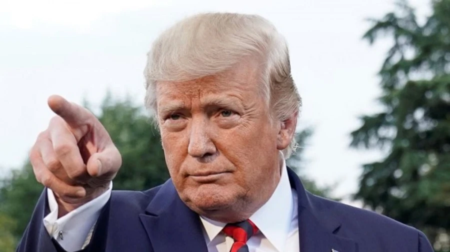 Болтон: Трамп тиснув на Україну, його відмовляли 10 разів