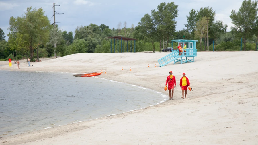 Столичні пляжі планують відкрити 1 червня