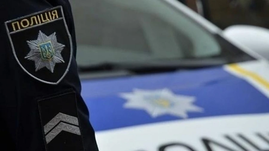 В полицию Киева поступили сообщения о заминировании школ и ТРЦ