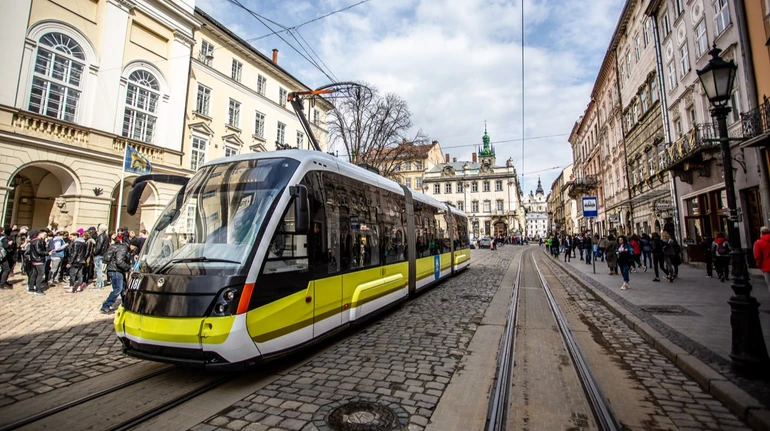 У Львові заживлюють критичну інфраструктуру після розмови Садового зі Свириденко