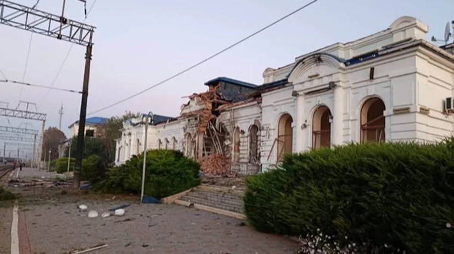 Russia damages railway station in Berestyn: trains delayed by up to six hours – photos