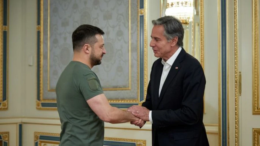 Zelenskyy decorates US Secretary of State and UK Defence Minister for their support