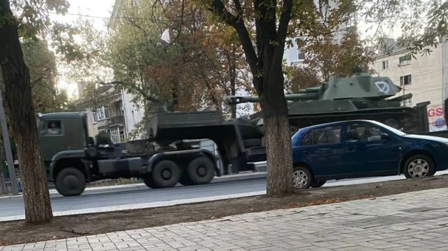 У Маріуполі вночі лунали вибухи й був дружній вогонь – радник мера