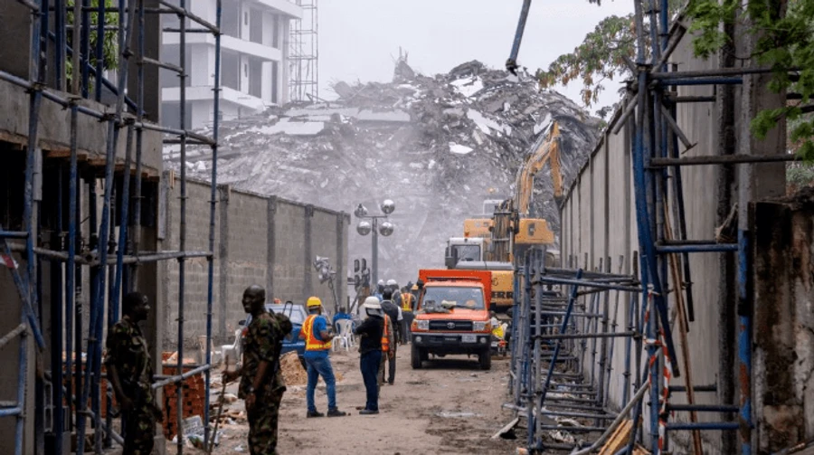 Понад 40 осіб загинули в обвалі багатоповерхівки в Нігерії 