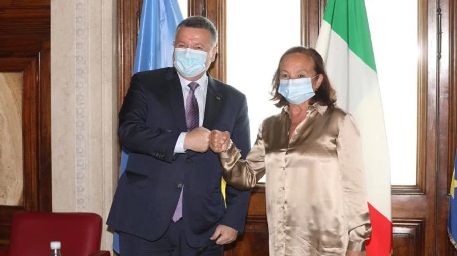 Аваков в Риме попросил противостоять представительствам ДНР и ЛНР