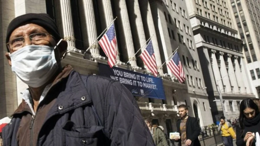 Нью-Йорк постепенно начинает выходить из карантина