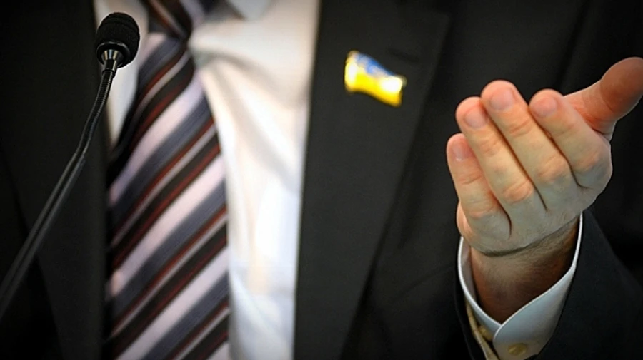 Рада в 35 раз увеличила штрафы для тех, кто не отвечает на обращение депутата