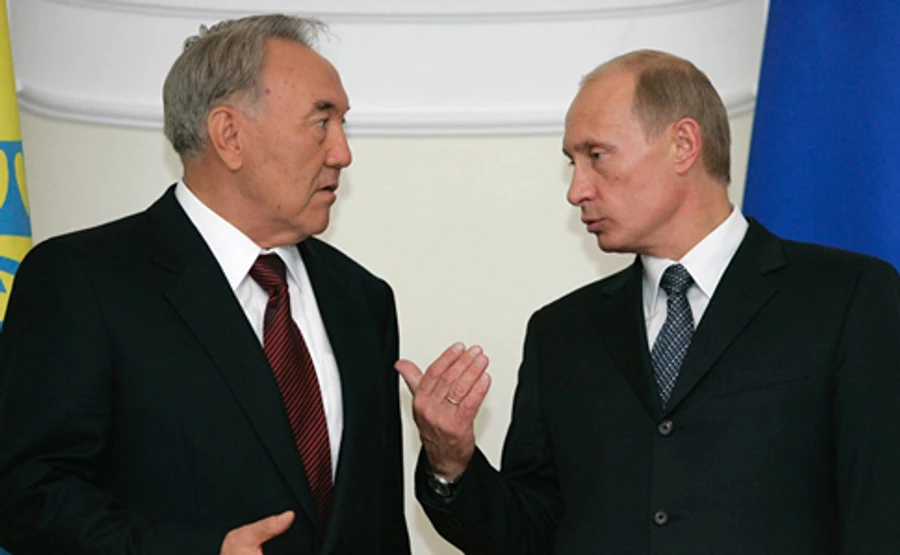 Перед отставкой Назарбаев имел разговор с Путиным