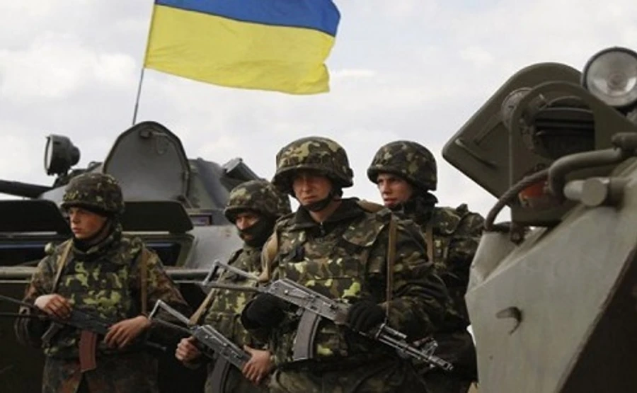 Сутки в АТО: 18 обстрелов, 1 украинский военный погиб, двое ранены