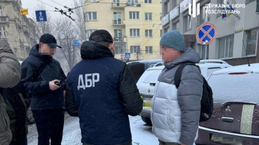 ГБР: Адвокат выманивал сотни тысяч гривен у семей погибших и пропавших без вести военных