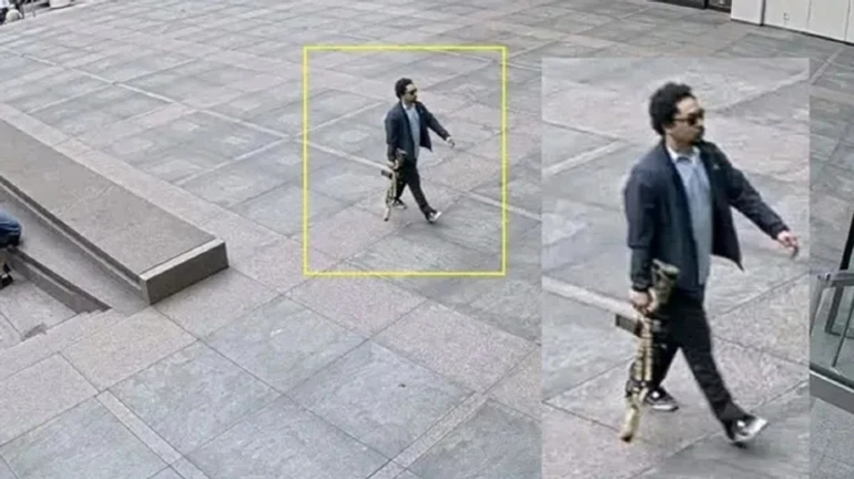 В центре Нью-Йорка мужчина с винтовкой устроил стрельбу: 4 убитых, стрелок застрелился