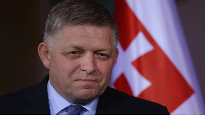 Фіцо накинувся зі звинуваченнями на Брюссель щодо цін на пальне і закликав тиснути на Україну