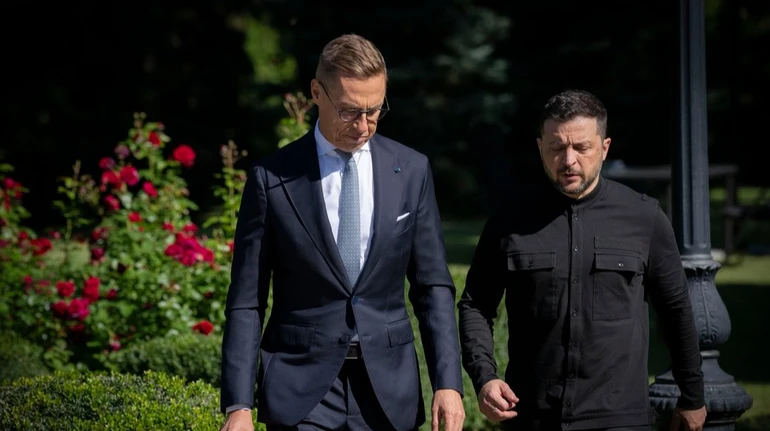 Зеленский поговорил с президентом Финляндии о дипломатической работе с США