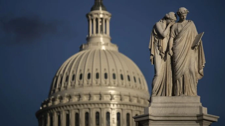 Support for Ukraine in US Congress under threat due to border disputes 