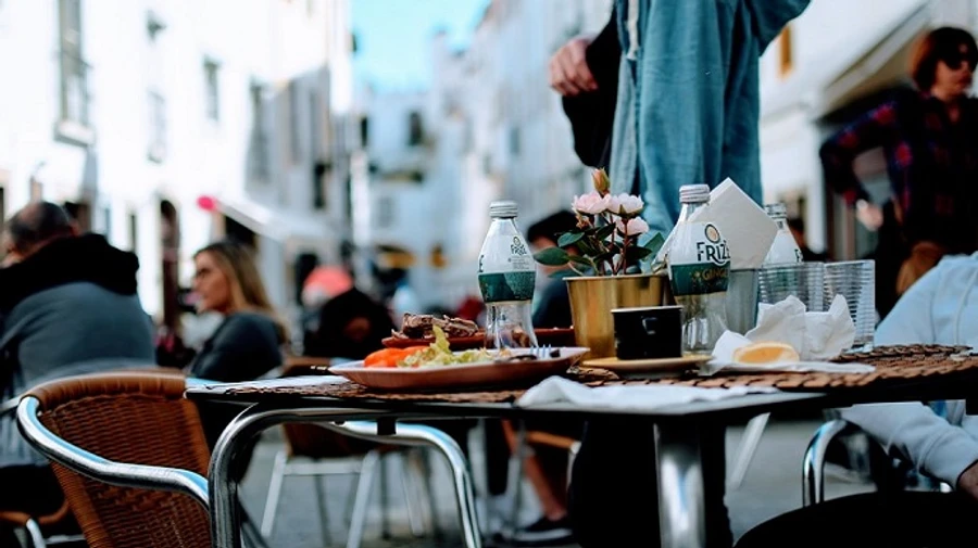 У Києві заборонили ресторанам та кафе працювати допізна