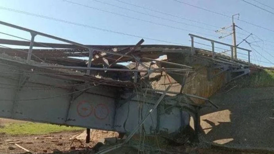 Bridge used by Russians to deliver weapons and fuel was blown up near Melitopol - media