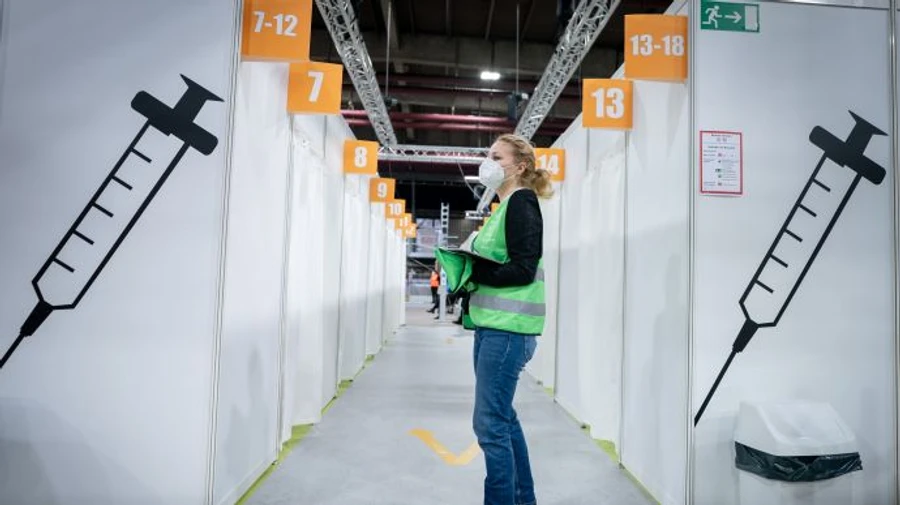 В Германии готовят рекомендацию четвертой дозы вакцины