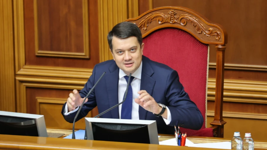 Разумков опонував слугам: Принцип офшори – ганьба, став принципом нічого страшного