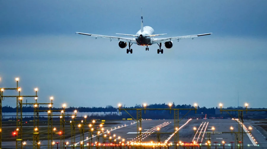 Суд арестовал 12 российских самолетов и 4 судна: летали и плавали в Крым