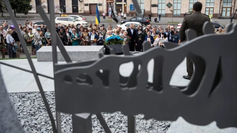 У Києві відкрили Меморіал воїнам, які загинули у війні РФ проти України