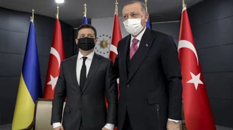 Не только беспилотники: почему турецкий визит Зеленского так обеспокоил РФ