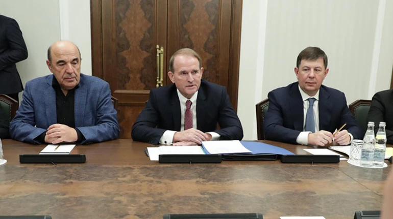 Санкції – це теж цивілізований шлях: Чому Зеленський ввів санкції проти каналів Медведчука?