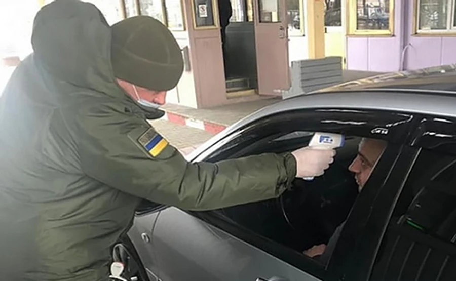 При въезде в Киев и в магазинах будут мерить температуру – распоряжение