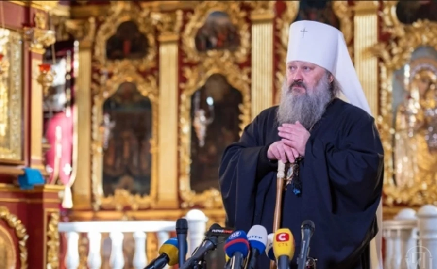 Намісник Лаври прокоментував обшуки СБУ: Корови терористки, чи вівці?